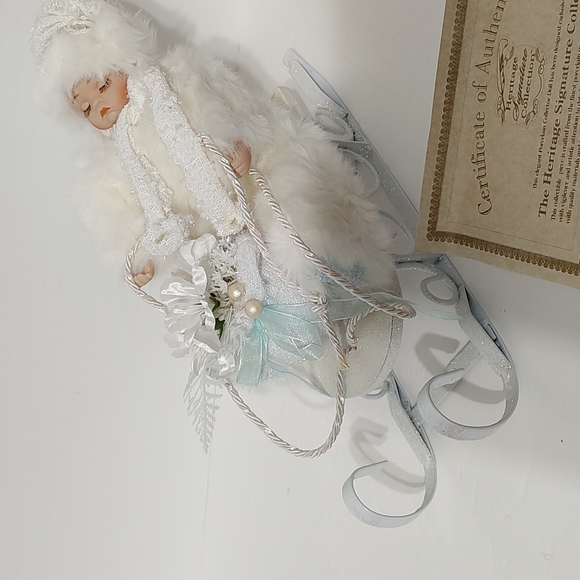 New Winter Baby in Sleigh From the Heritage Signature Collection - Picture 5 of 14